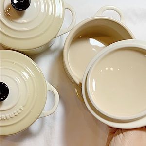 NWOT Le Creuset Mini round cocotte SET